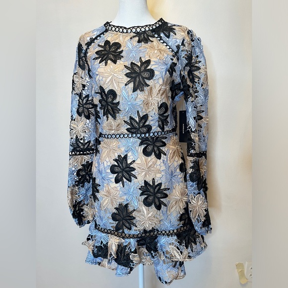 Lulu’s Crochet Lace Ruffled Come To The Party Floral Mini Dress Size Med NWT - Picture 2 of 14